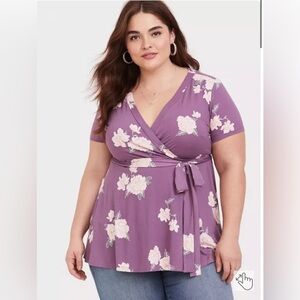 *Torrid Lavender Super Soft Knit Babydoll Knit Floral Blouse Size 0